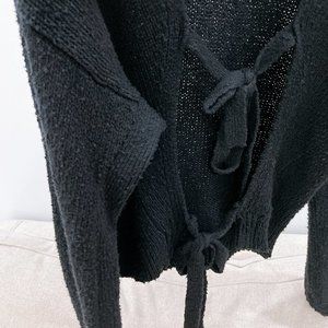 90% NEW SLY SWEATER, ONE SIZE, WITH OPENING IN THE BACK